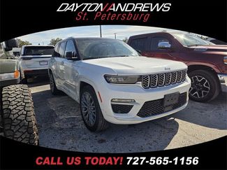 Certified 2022 Jeep Grand Cherokee Summit w/ Luxury Tech Group V video 1