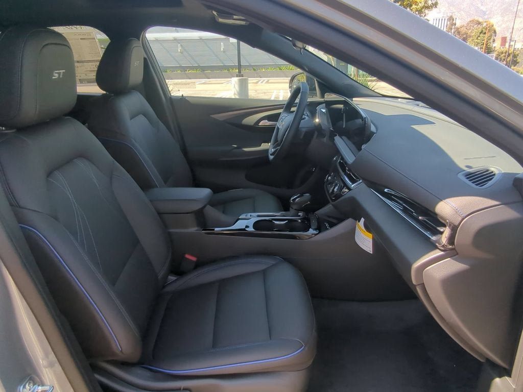 New 2026 Buick Envista Sport Touring w/ Convenience I Package FWD image 24