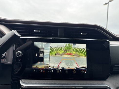 Used 2024 GMC Sierra 2500 Denali w/ Denali Reserve Package AWD/4WD image 25