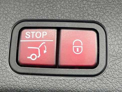 Certified 2023 Mercedes-Benz GLB 250 image 11