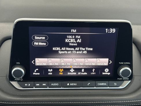 Used 2025 Nissan Rogue SV AWD/4WD image 21