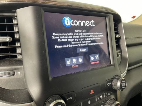 Used 2020 RAM 1500 Laramie AWD/4WD image 7
