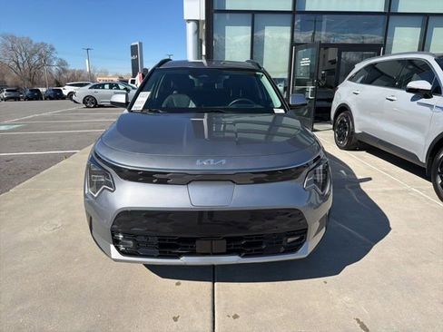 Certified 2023 Kia Niro Wave w/ Wave Preserve Package image 7