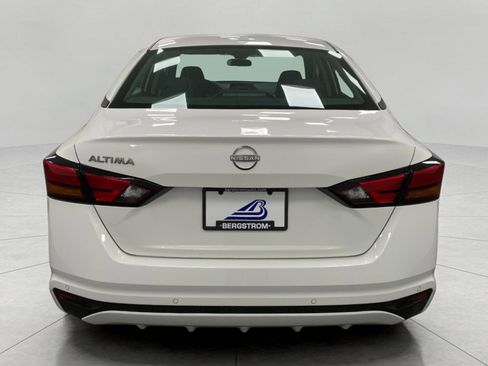 Certified 2025 Nissan Altima 2.5 SV FWD image 4