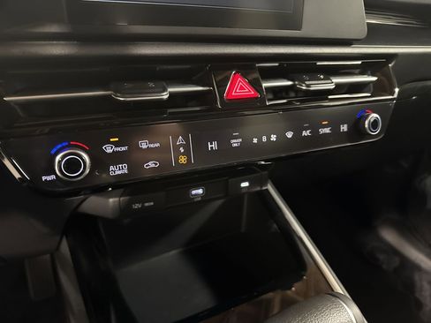 New 2026 Kia Niro LX image 22