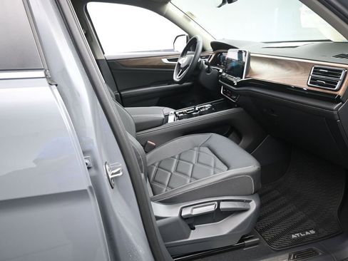 New 2026 Volkswagen Atlas SE FWD image 29