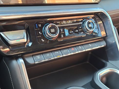 Used 2024 GMC Sierra 2500 Denali Ultimate image 30