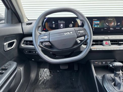 Used 2026 Kia K4 FWD image 32