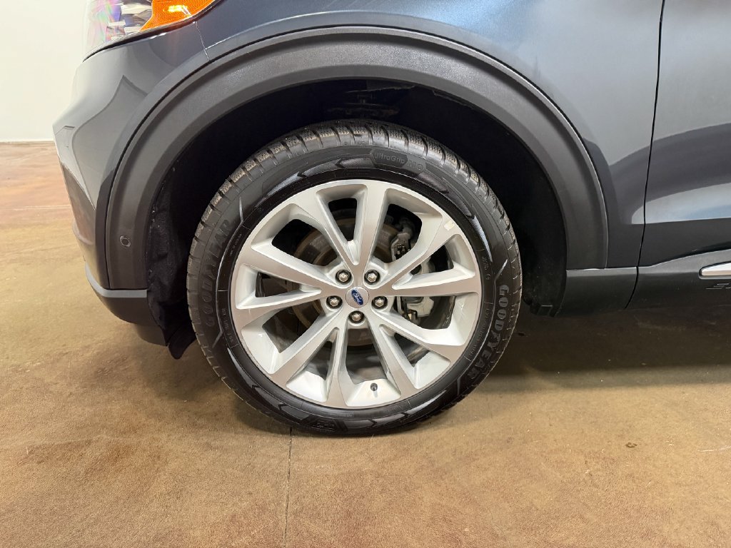 Used 2023 Ford Explorer Platinum w/ Technology Package AWD/4WD image 91