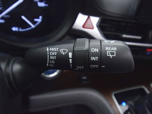 Used 2021 Toyota Sienna XLE image 40