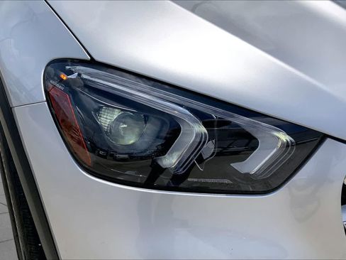 Used 2021 Mercedes-Benz GLE 350 4MATIC image 28