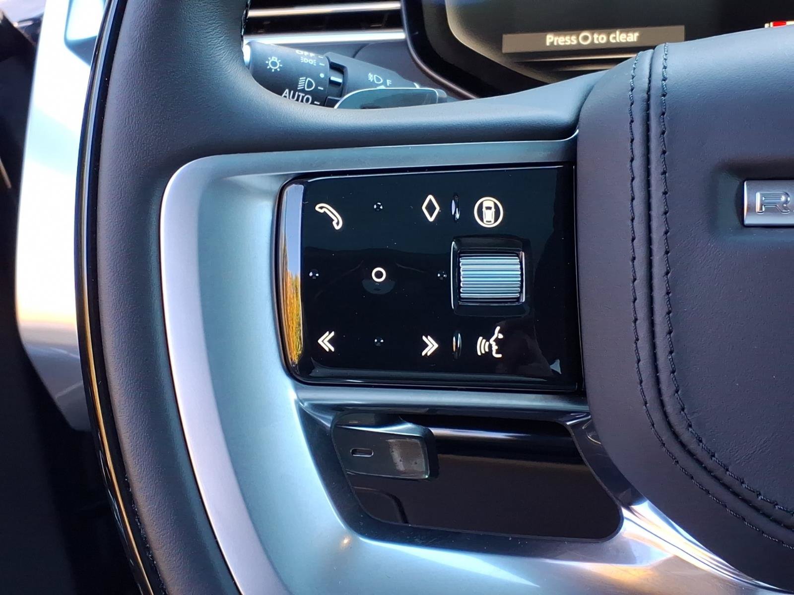 Certified 2025 Land Rover Range Rover SE AWD/4WD image 16