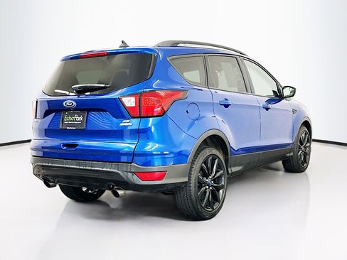 Used 2019 Ford Escape SE image 9