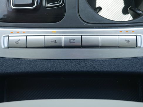 Certified 2025 Kia Carnival EX FWD image 26