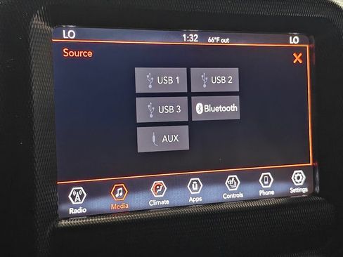 Used 2019 Jeep Wrangler Unlimited Sahara w/ Cold Weather Group AWD/4WD image 31