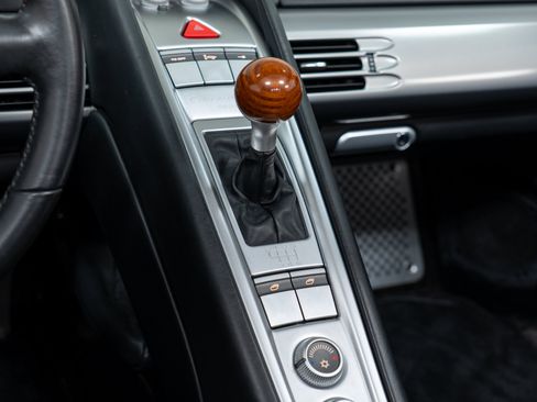 Used 2005 Porsche Carrera GT RWD image 36