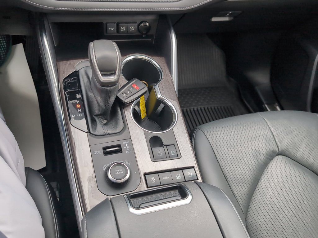 Used 2021 Toyota Highlander Platinum AWD/4WD image 28