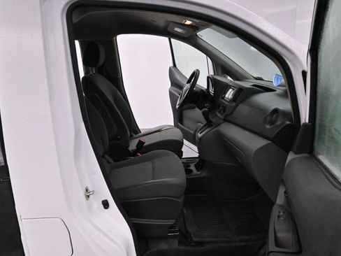 Used 2019 Nissan NV200 S image 25