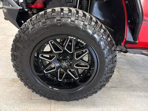 Used 2014 Jeep Wrangler Unlimited Rubicon w/ Connectivity Group AWD/4WD image 62