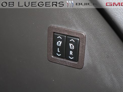 Used 2023 Buick Enclave Avenir w/ Avenir Technology Package image 24