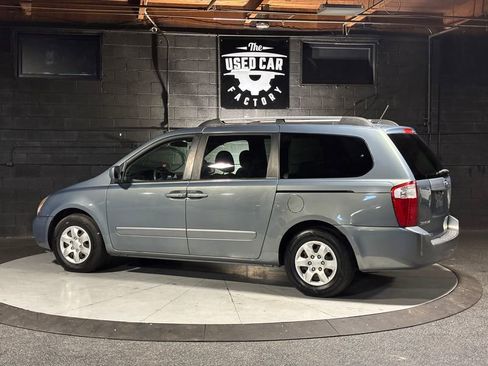 Used 2009 Kia Sedona LX image 3