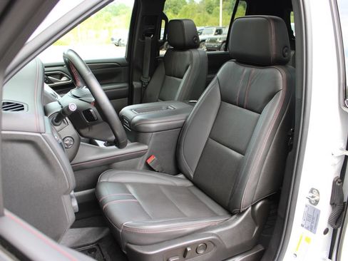 Certified 2022 Chevrolet Suburban RST w/ Luxury Package AWD/4WD image 12