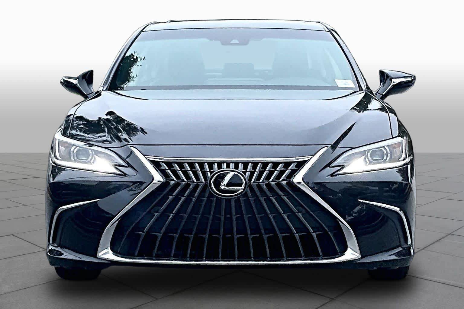 Used 2023 Lexus ES 350 w/ Premium Package FWD image 4