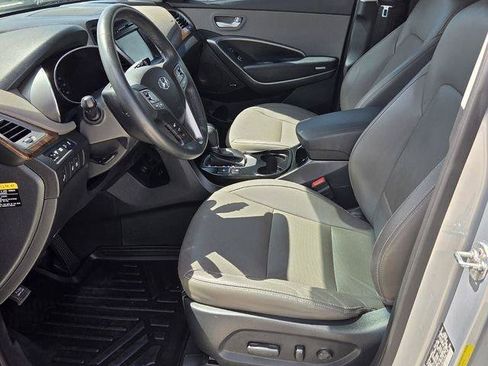 Used 2017 Hyundai Santa Fe FWD image 10