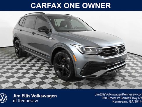 Certified 2023 Volkswagen Tiguan SE R-Line FWD image 1