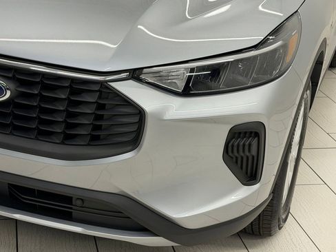Certified 2023 Ford Escape Active AWD/4WD image 9