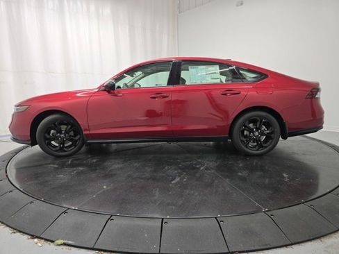 Certified 2025 Honda Accord SE image 17