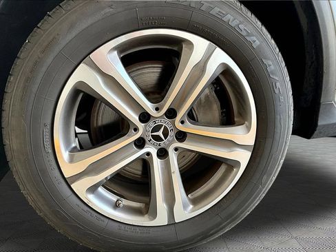 Used 2022 Mercedes-Benz GLC 300 image 32