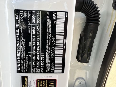 Certified 2025 Mercedes-Benz GLS 450 4MATIC image 37