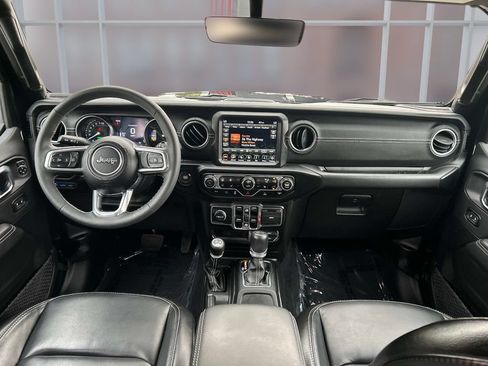 Used 2023 Jeep Wrangler Unlimited Sahara w/ Cold Weather Group AWD/4WD image 23