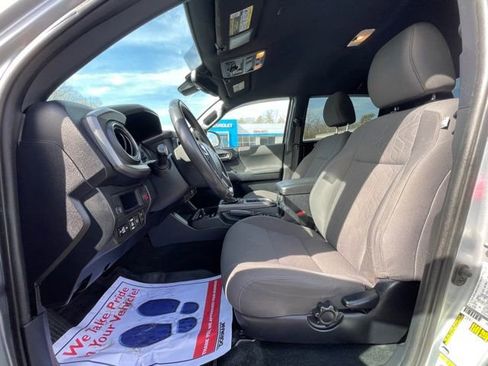 Used 2019 Toyota Tacoma TRD Off-Road image 17