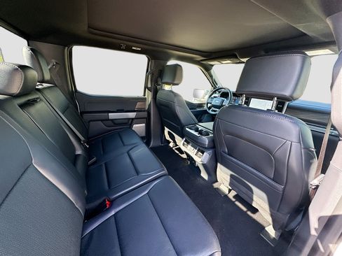 Used 2024 Ford F150 Lariat w/ FX4 Off-Road Package image 32