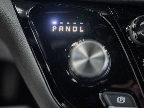 New 2026 Chrysler Pacifica Select image 21