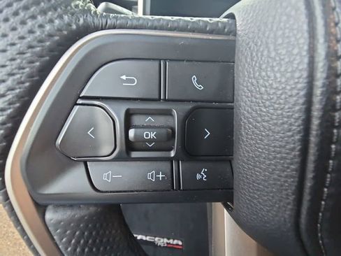 Certified 2025 Toyota Tacoma TRD Off-Road image 16