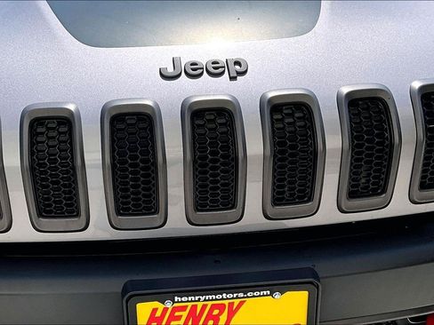Used 2018 Jeep Cherokee Trailhawk w/ Quick Order Package 27L AWD/4WD image 34