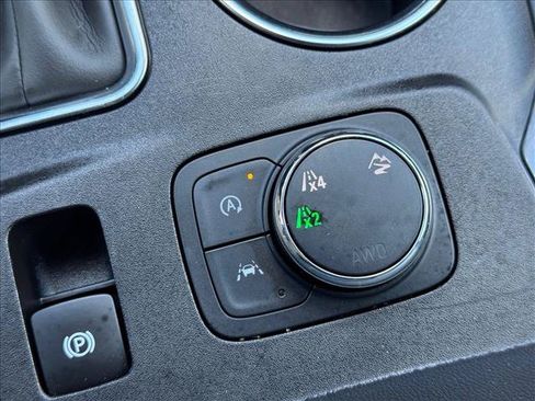 Used 2023 Chevrolet Traverse LT AWD/4WD image 15