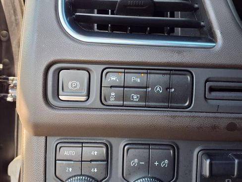 Certified 2023 GMC Yukon SLT w/ SLT Luxury Package image 25