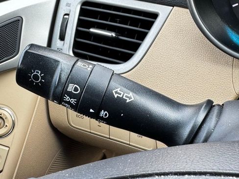 Used 2013 Hyundai Elantra GLS w/ Preferred Pkg image 26