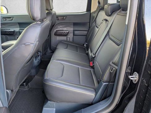 Used 2025 Ford Maverick Lobo image 17