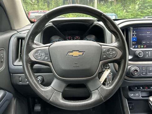 Used 2022 Chevrolet Colorado Z71 AWD/4WD image 8