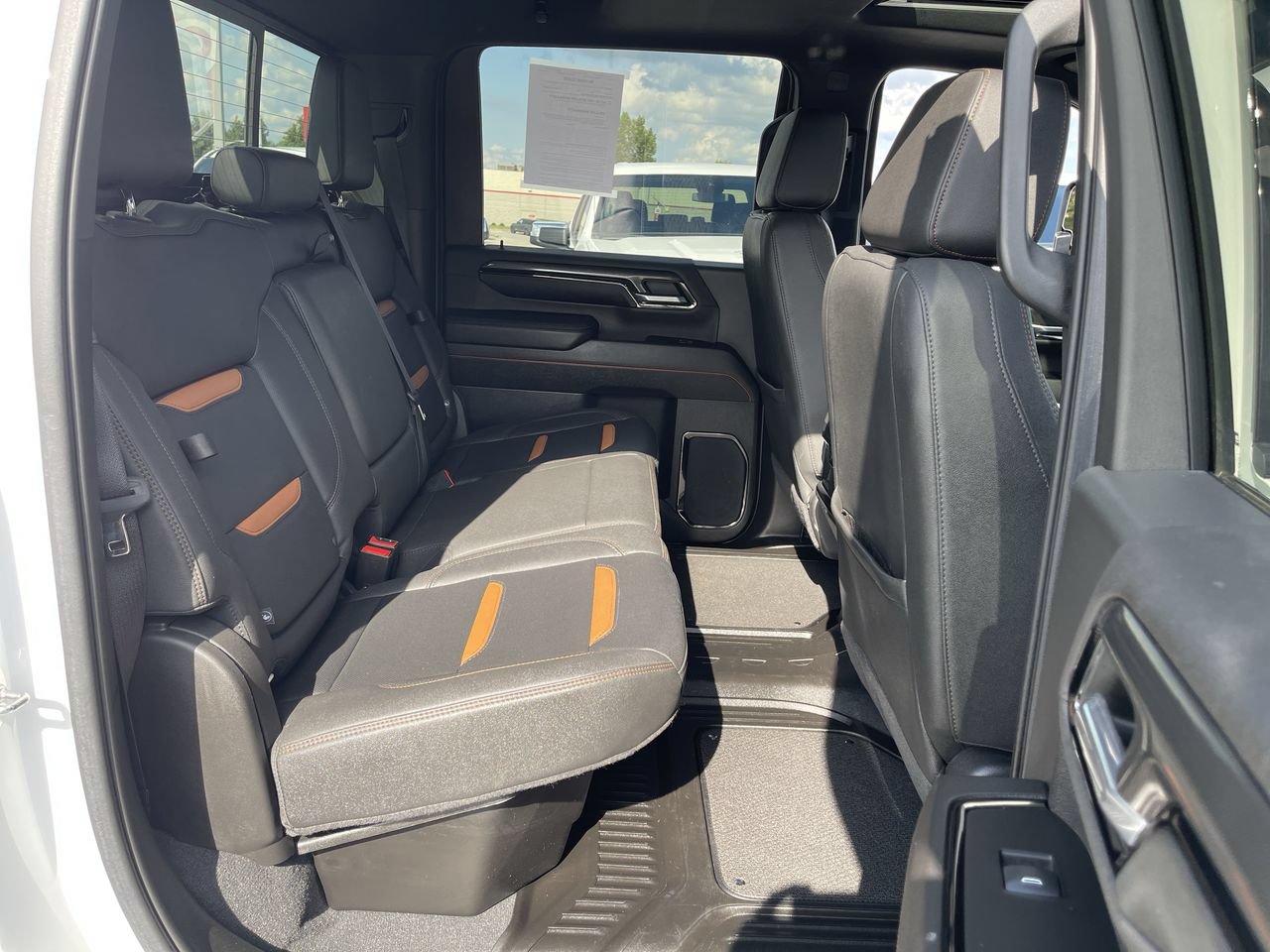 Used 2024 GMC Sierra 2500 AT4 w/ AT4 Premium Plus Package AWD/4WD image 28