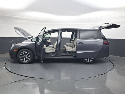 Used 2025 Honda Odyssey EX-L image 46