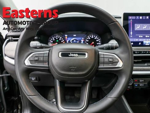 Used 2022 Jeep Compass Latitude w/ Sun and Sound Group image 10