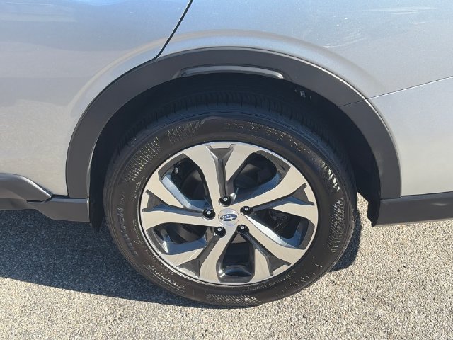 Used 2020 Subaru Outback Limited AWD/4WD image 12