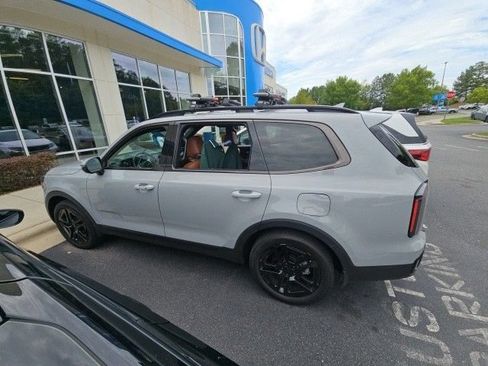 Used 2025 Kia Telluride EX X-Line AWD/4WD image 2