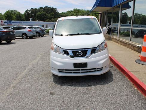 Used 2017 Nissan NV200 SV w/ Technology Package FWD image 2